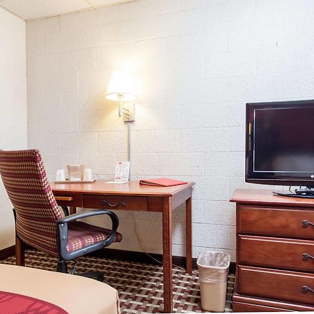 Econo Lodge Williamsport Eksteriør billede