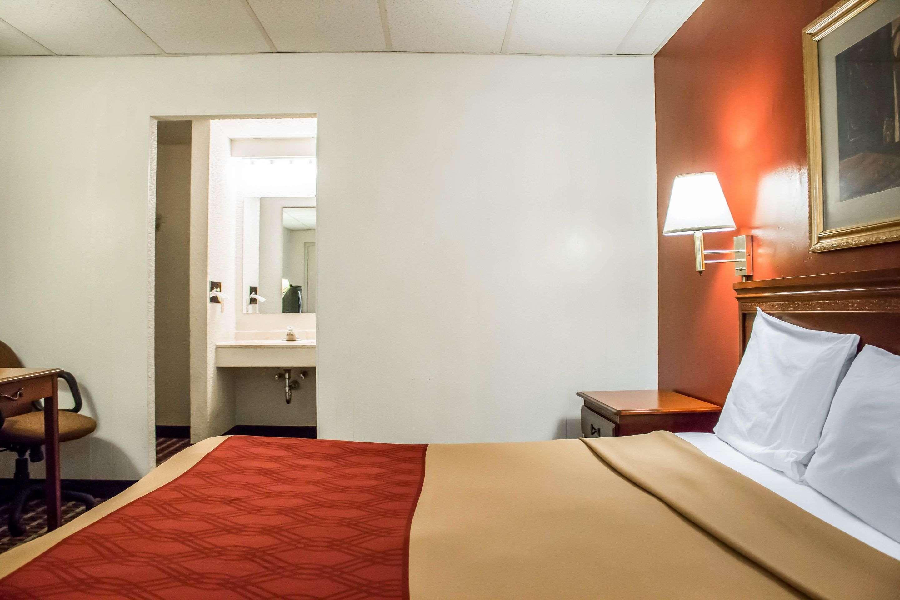 Econo Lodge Williamsport Eksteriør billede