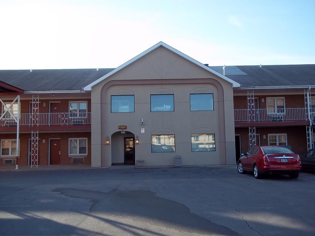 Econo Lodge Williamsport Eksteriør billede