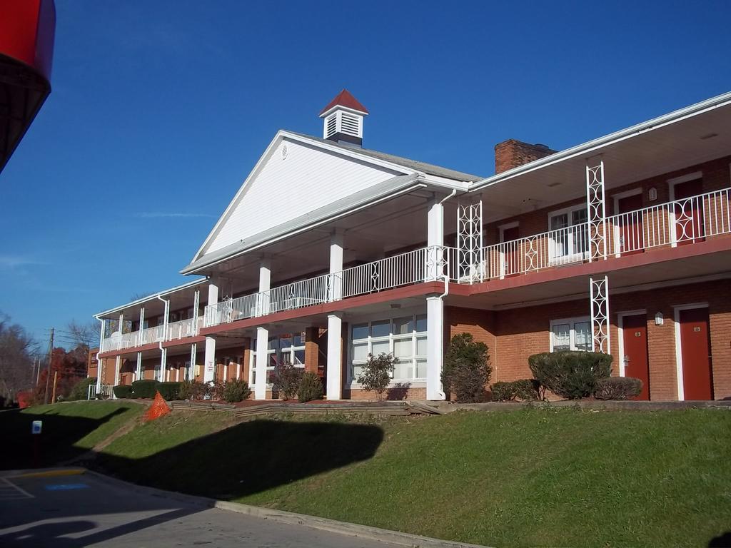 Econo Lodge Williamsport Eksteriør billede