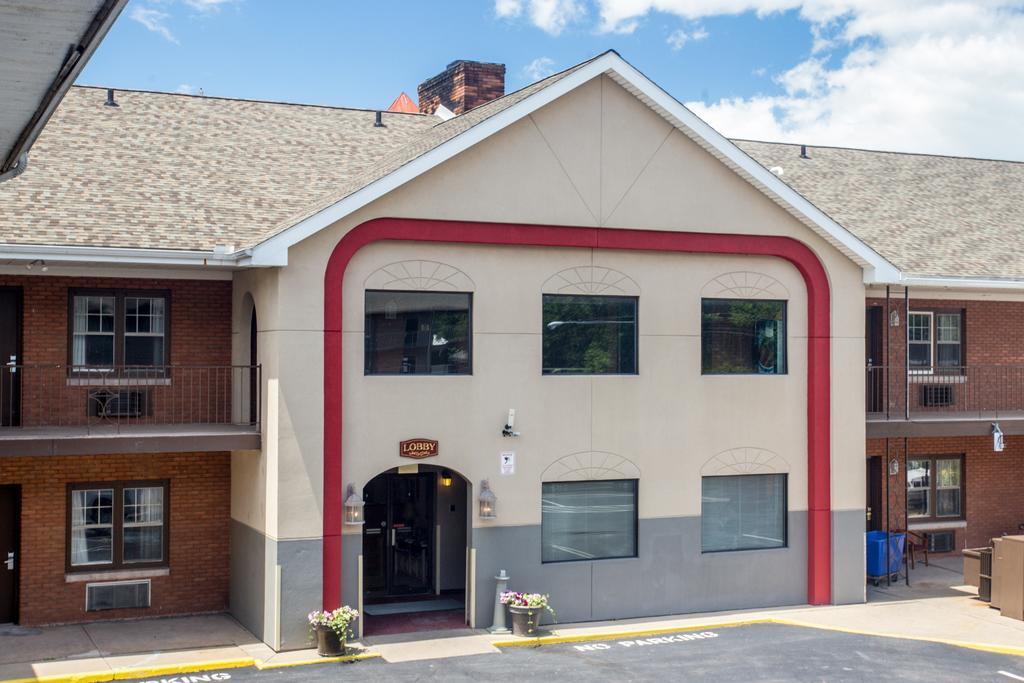 Econo Lodge Williamsport Eksteriør billede