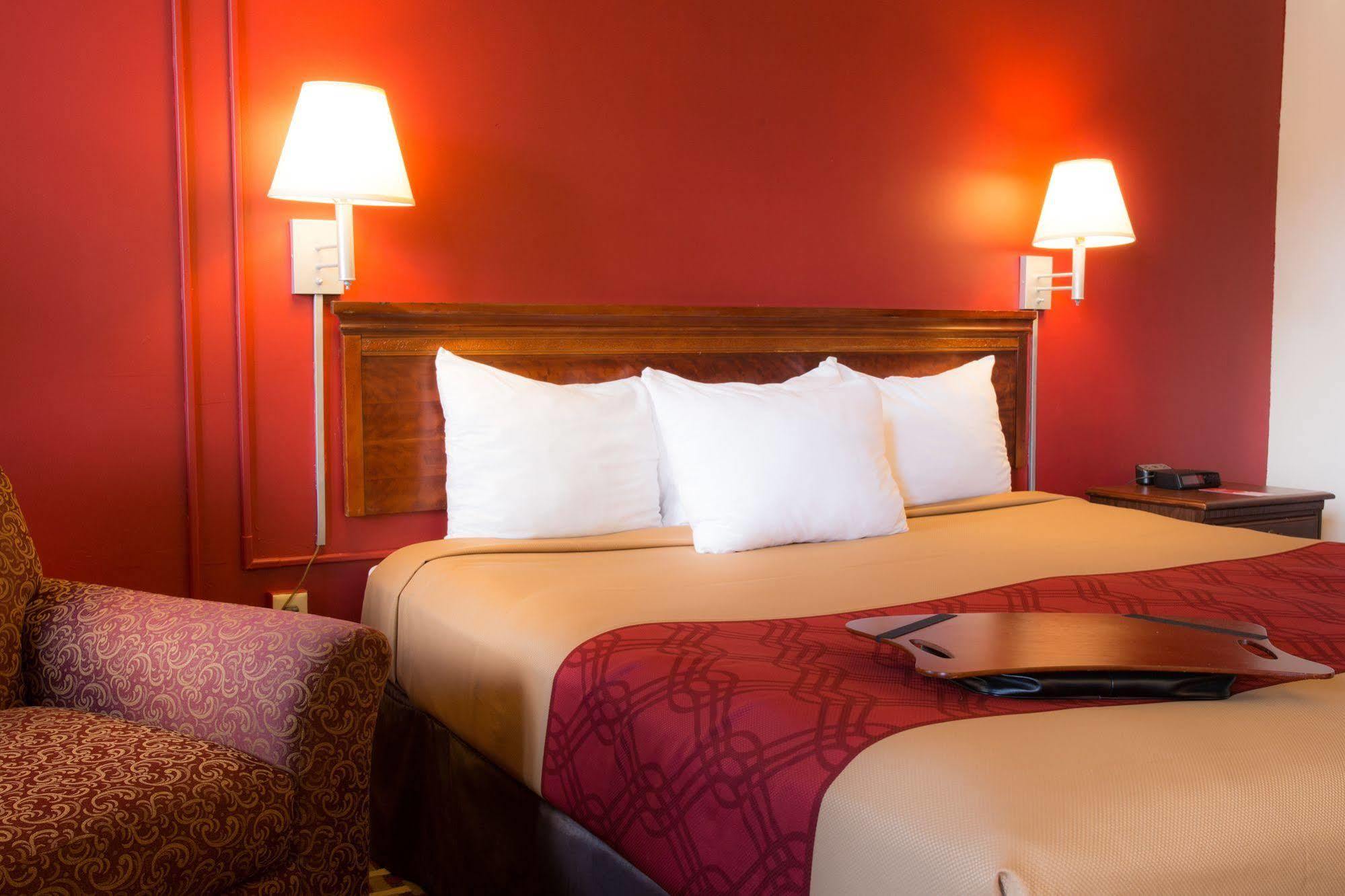 Econo Lodge Williamsport Eksteriør billede